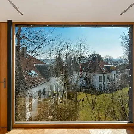 Saniertes Wohnhaus Von 1934 Mit Buro-anbau In Seenahe Mit 4