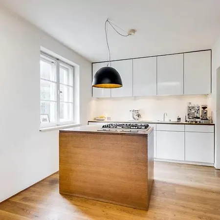 Апартаменты Saniertes Wohnhaus Von 1934 Mit Buro-anbau In Seenahe Mit 4 *