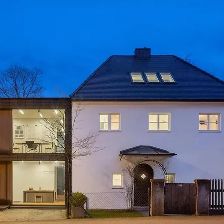 Saniertes Wohnhaus Von 1934 Mit Buro-anbau In Seenahe Mit 4