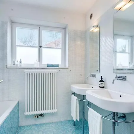 Saniertes Wohnhaus Von 1934 Mit Buro-anbau In Seenahe Mit 4